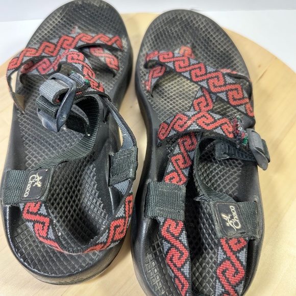 Chaco Z/2 Men\'s Hiking Sport Sandals Toe Loop Size 10 Gray Red Swirl main image 7